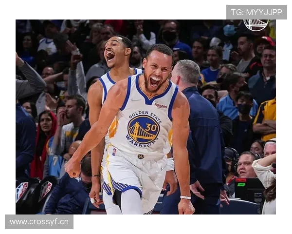 普尔无球跑位造空位，不及库里牵制力